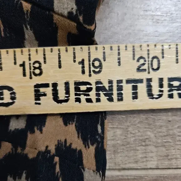 Talbots Leopard Print Button Front Long Sleeve Blouse Shirt Top Size Small - Picture 9 of 10